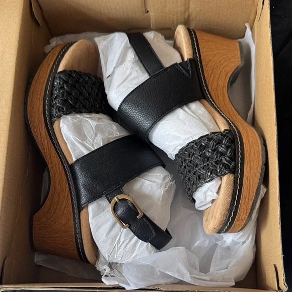 Clarks Black Wedge Sandals - Picture 1 of 5